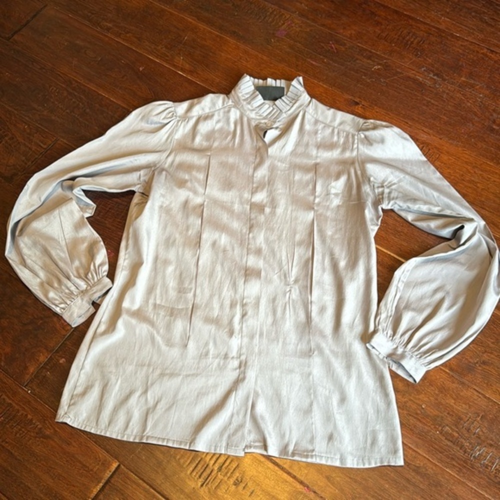 Jean De Pierre vintage blouse light lavender gray small sz 5/6 ruffle trim neck